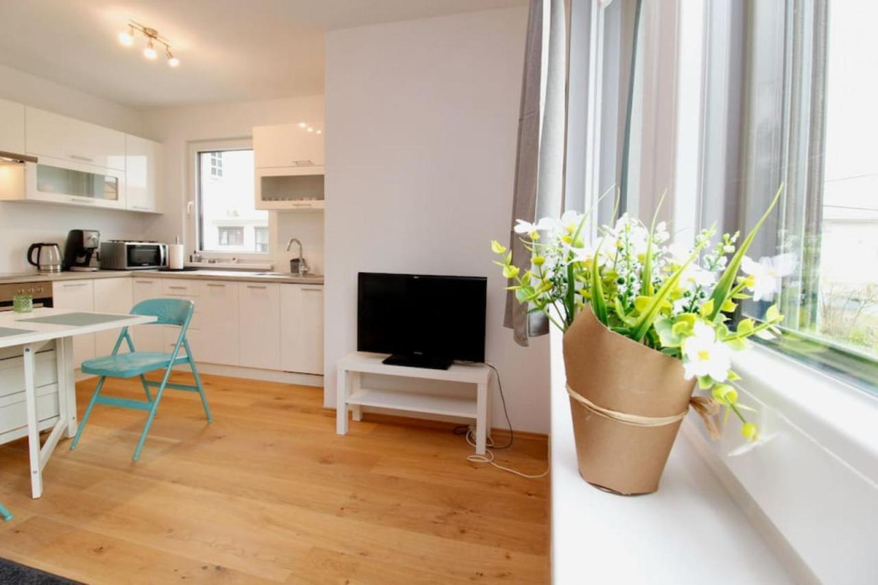 Modern Balcony With Free Parking * Wien